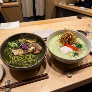 スープが緑色やん！？京都祇園で見つけた世界初の抹茶ラーメン専門店が、見た目も味も衝撃的すぎるらしいぞ！ ＃ラーメン　＃麵